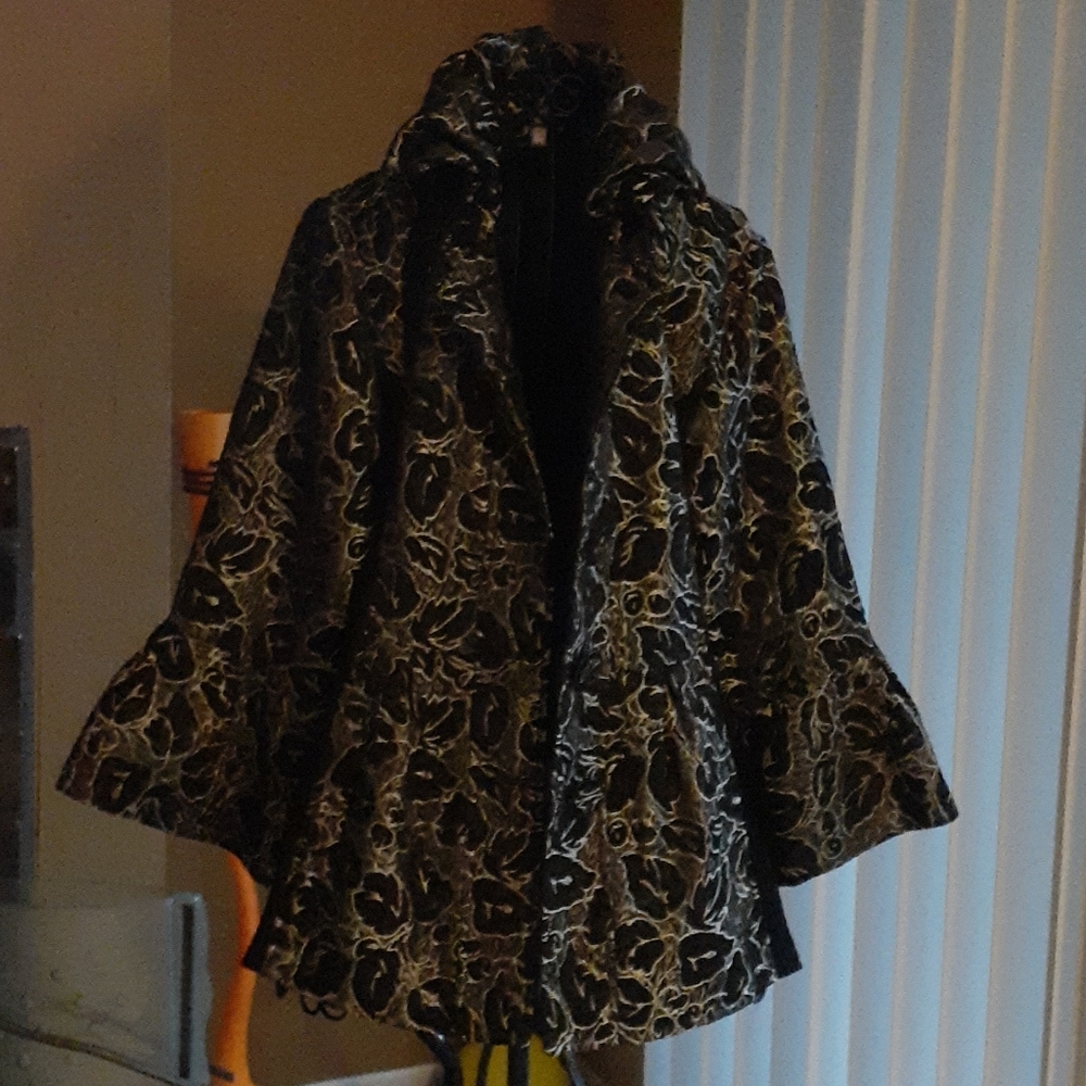 Lindi black gold jacket